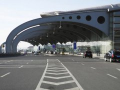 青岛流亭机场近半航班取消 流亭机场有航班取消