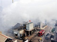 乐山五通桥居民因异味紧急撤离 四川乐山化工厂气体泄漏