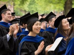 中国内地学生赴美签证量下跌99% 赴美留学人数快速下降