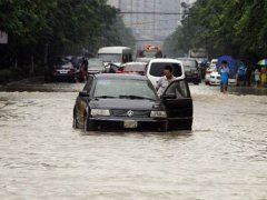 被洪水泡过的车还能开吗 被洪水泡过的车都怎么处理的