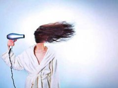吹风机吹头发有危害吗 长期用吹风机吹头发会有什么影响 吹风机吹头好不好