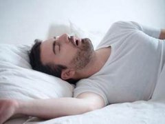 打呼噜的治疗方法(睡觉总是打呼噜？)