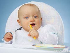 五个月的宝宝辅食(5个月宝宝的喂养方法)