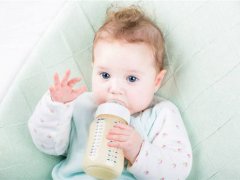 新生儿总是吐奶(为什么宝宝会频繁吐奶？)
