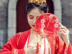中国传统的婚纱照 凤冠霞帔十里红妆,最美不过中国红
