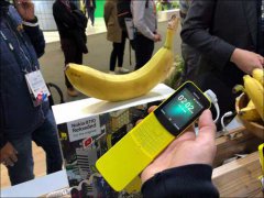 香蕉一样弯的手机诺基亚8110