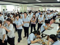 进电子厂上班怎么样？90后打工妹月入6000却想离职