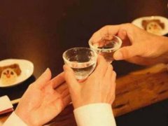 公职人员工作日禁止饮酒 公职人员工作日晚上可以喝酒吗