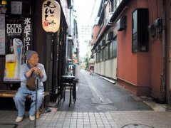 日本老龄化程度居全球第一 日本65岁以上人口超3610万
