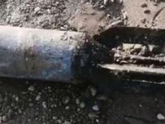 渭河边累计发现多枚炸弹 咸阳居民在渭河岸边发现航空炸弹