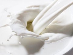 舒化奶和纯牛奶的区别 舒化奶和纯牛奶哪个好 舒化奶和纯牛奶哪个更有营养