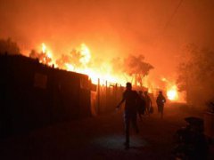 希腊最大难民营被烧毁 希腊最大难民营发生大火