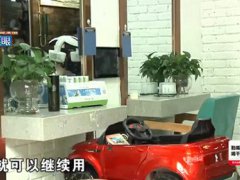 卡里余额2.5万继续用得再充2.5万 理发店充值的钱能退吗