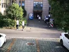 13楼扔电饭锅被采取刑事强制措施 高楼扔东西犯法吗 高空抛物的法律责任承担