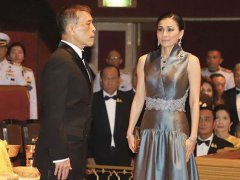 泰国国王恢复诗妮娜王室头衔 泰国国王的20个嫔妃