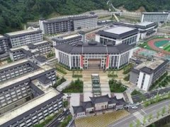 陕西7亿豪华中学整改完成 陕西贫困县豪华中学