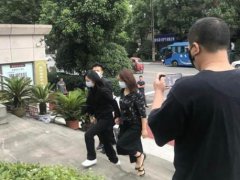 谭松韵妈妈被撞案肇事者否认吸毒 谭松韵妈妈被撞案肇事司机尿检呈阳性