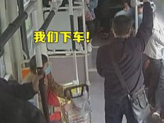 30余乘客为突发癫痫小伙腾出专车