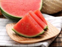 吃西瓜能降血压吗 夏天吃什么水果降压