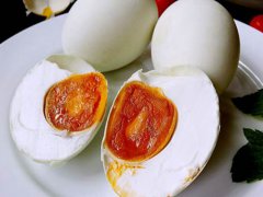 端午吃咸鸭蛋的由来 端午节吃咸鸭蛋是哪里的传统