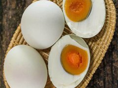 咸鸭蛋的功效与作用 咸鸭蛋有什么营养与功效