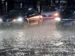 四川盆地遭遇暴雨车轮战 四川遭暴雨车轮战