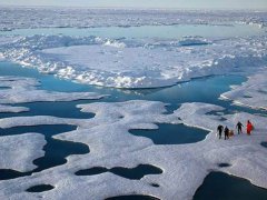科研人员为冰川盖被子减缓消融 科研人员为冰川“盖被子”减缓消融