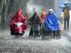 强降雨已致四川超10万人受灾 强降雨致多地受灾