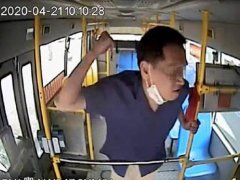 男子拒戴口罩捶公交司机16拳获刑 广州男子拒戴口罩获刑