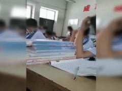 延安一女教师掌掴初二男生被停职 延安女教师掌掴男生