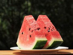 夏天吃不完的西瓜怎样保存 夏天吃不完的西瓜没有冰箱怎么保存