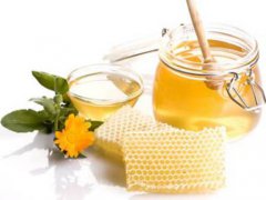 吃芒果可以喝蜂蜜水吗 芒果和蜂蜜能一起吃吗