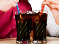 喝碳酸饮料会影响月经吗 碳酸饮料喝多了会影响月经吗 碳酸饮