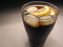 喝碳酸饮料会得糖尿病吗 经常喝碳酸饮料会诱发糖尿病吗 碳酸