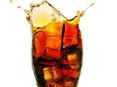 喝碳酸饮料对牙齿有什么危害 碳酸饮料会腐蚀牙齿吗 碳酸饮料