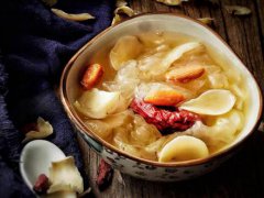 银耳百合红枣汤的功效与作用 银耳百合红枣汤有什么功效 银耳百合红枣汤的做