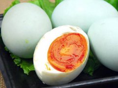 咸鸭蛋的腌制方法 咸鸭蛋怎么腌制才出油好吃 咸鸭蛋怎么做好吃咸鸭蛋的腌制