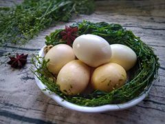 三月三地菜煮鸡蛋的功效 地菜煮鸡蛋的功效与作用 三月三地菜煮鸡蛋有什么好