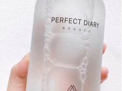 完美日记白胖子卸妆水保湿吗?