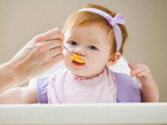 三个月的宝宝能吃什么？(三个月宝宝吃什么好？)