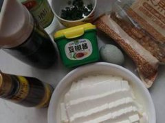 皮蛋豆腐的做法(美味超下饭皮蛋豆腐)