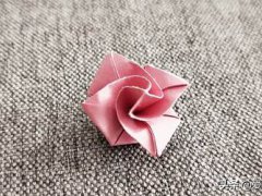 最最简单的玫瑰花折法(最简单的玫瑰花折纸教程)