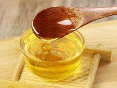 蜂蜜水的功效与作用(蜂蜜到底有哪些用途？)