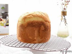 面包机怎么做面包(面包机做面包不好吃？)