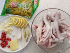 酸辣鸡爪的做法(酸辣柠檬泡椒凤爪)