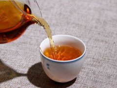 绿茶红茶的区别(红茶和绿茶的区别是什么？)