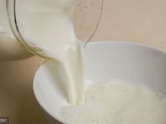 高铁高钙奶粉的功效有哪些？(喝高铁高钙牛奶能预防贫血？)