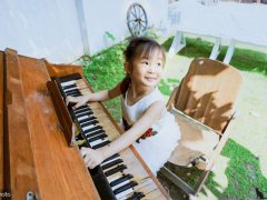 几岁学钢琴(孩子几岁学钢琴最合适呢？)