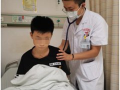12岁男孩确诊肺癌晚期(12岁男孩被查出肺癌晚)