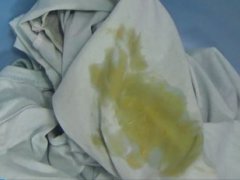 芒果汁弄衣服上怎么洗(芒果汁沾到衣服上很难清洗)